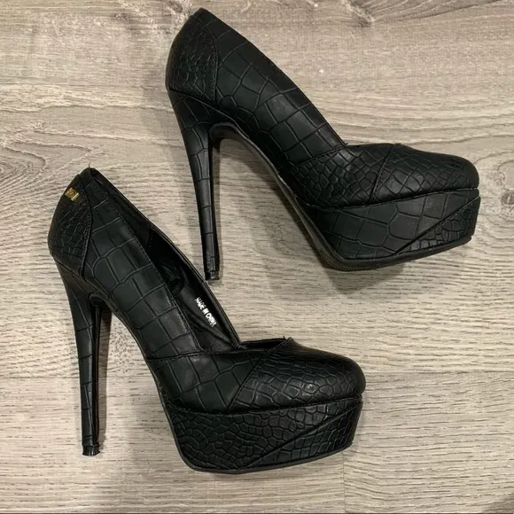 BEBE Black Snakeskin Ultra High Stiletto Heels Size 7 Leopard Print Insole