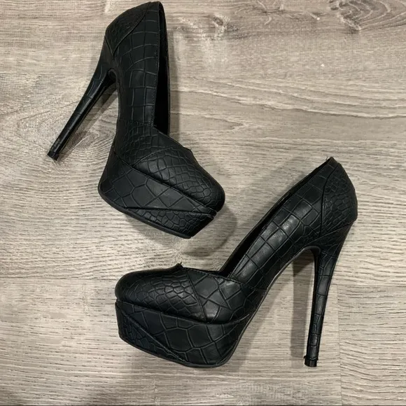 BEBE Black Snakeskin Ultra High Stiletto Heels Size 7 Leopard Print Insole