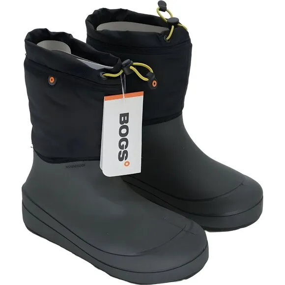 Bogs Boys Snow and Rain Boots Size 4 - Durable and Waterproof