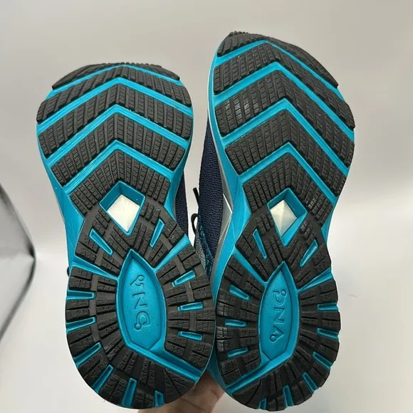 Brooks Women’s Ricochet Athletic Shoe Size 9