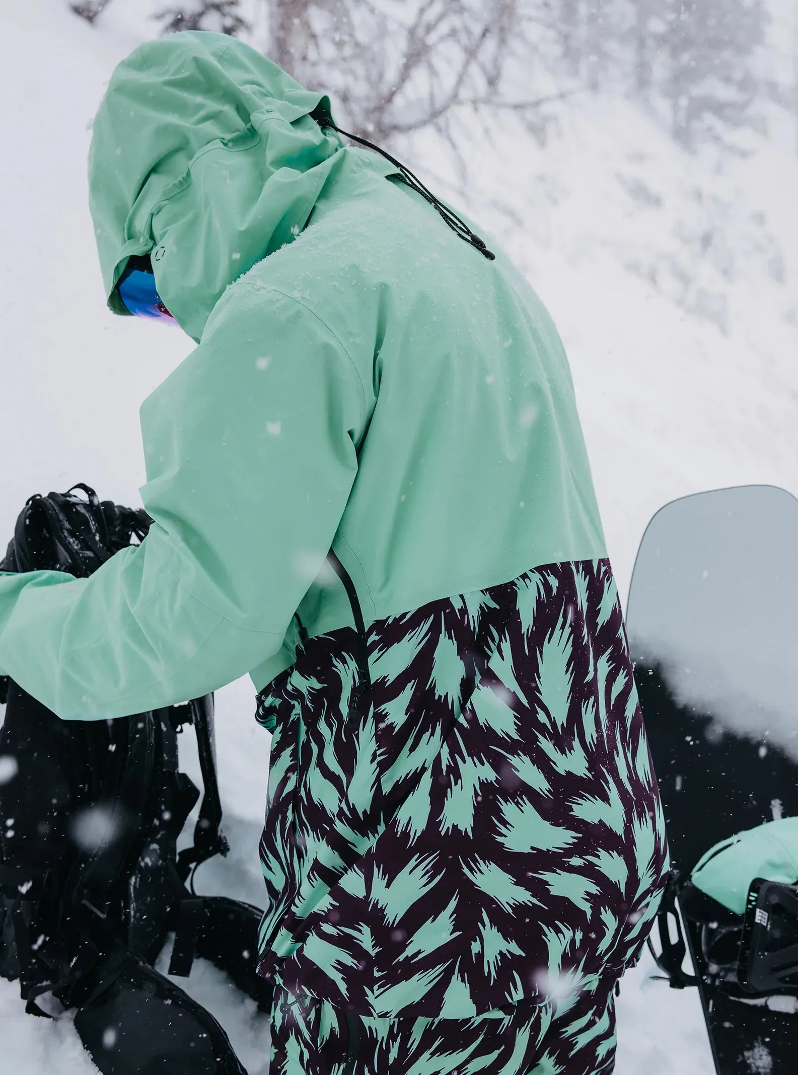 Burton [ak] Kimmy GORE-TEX Anorak Jacket Womens 2025 Powder Mint / Fur Purple Root