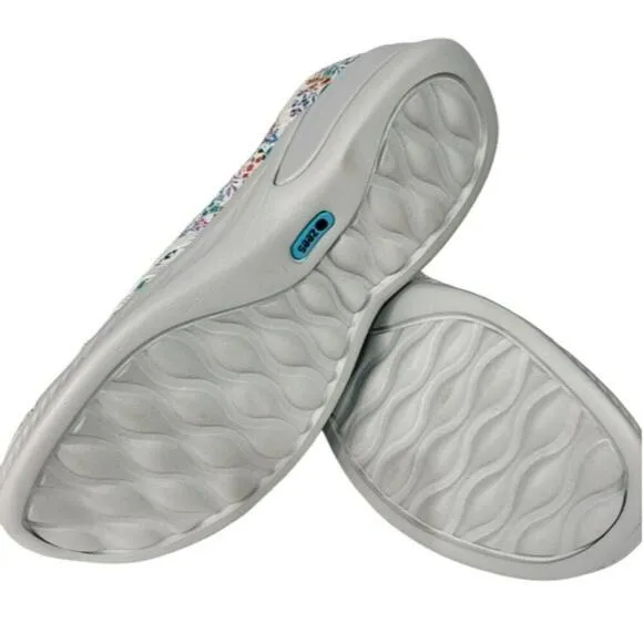 BZees Niche Washable Slip-on Flats White Floral