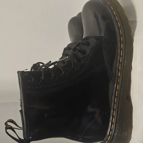 DR. Martins DOC Patent Leather Combat Glossy Black BOOTS 1460J Juniors US 3