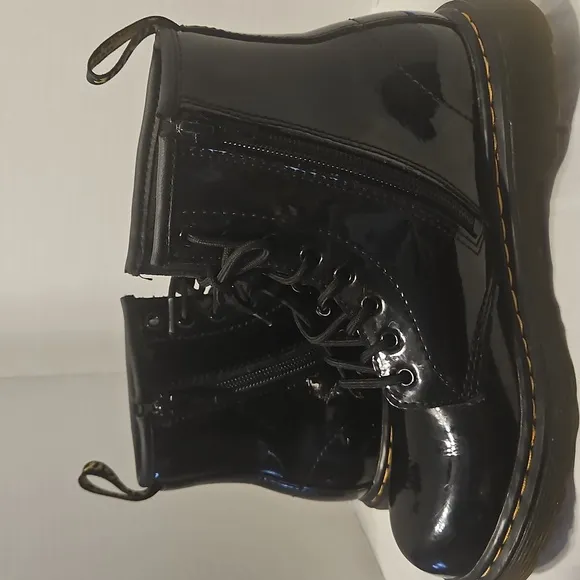 DR. Martins DOC Patent Leather Combat Glossy Black BOOTS 1460J Juniors US 3