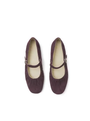 Ferina Maroon