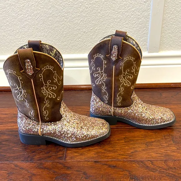 Girls Like New Boots!