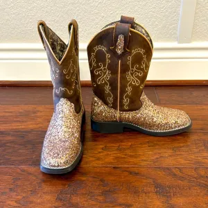 Girls Like New Boots!