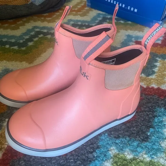 HUK rubber girls pink boots NEW