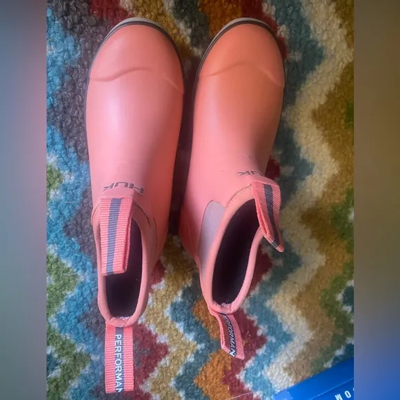 HUK rubber girls pink boots NEW