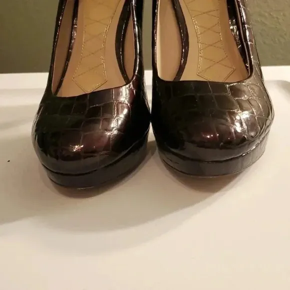 Joan &amp; David DV Flipp brown crocodile platform heels