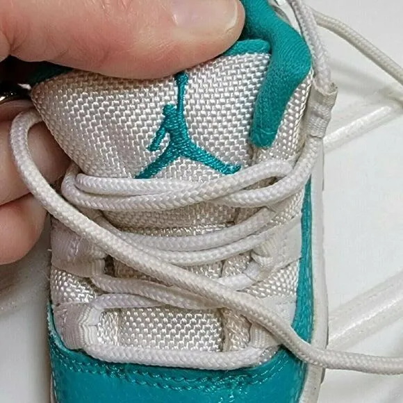 Jordan 11 Retro Low Sneakers