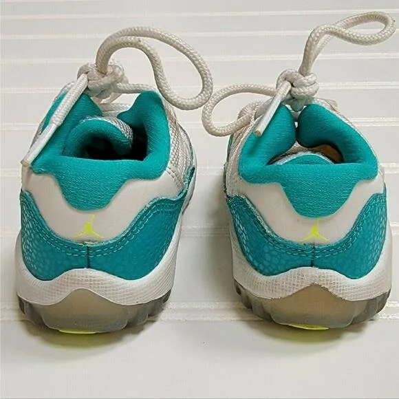 Jordan 11 Retro Low Sneakers