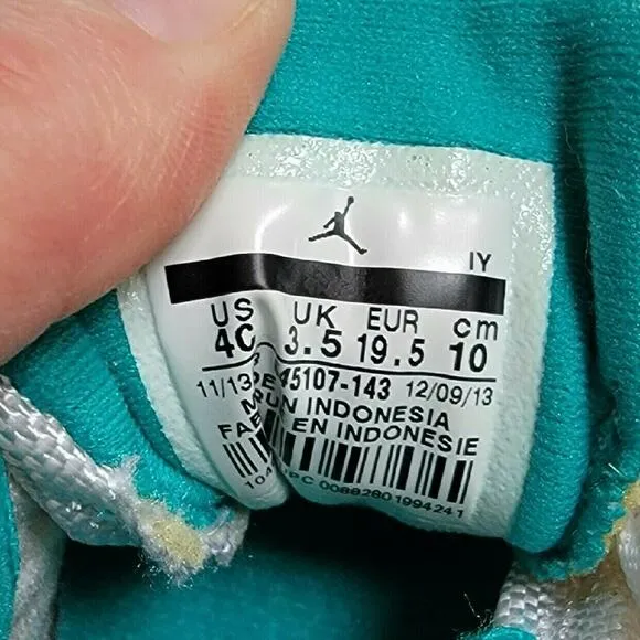 Jordan 11 Retro Low Sneakers