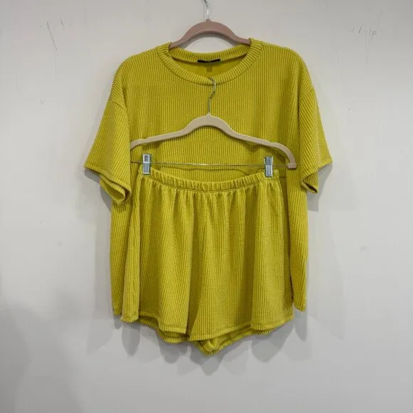Lime/Yellow Ribbed Short SET NEW, Size M