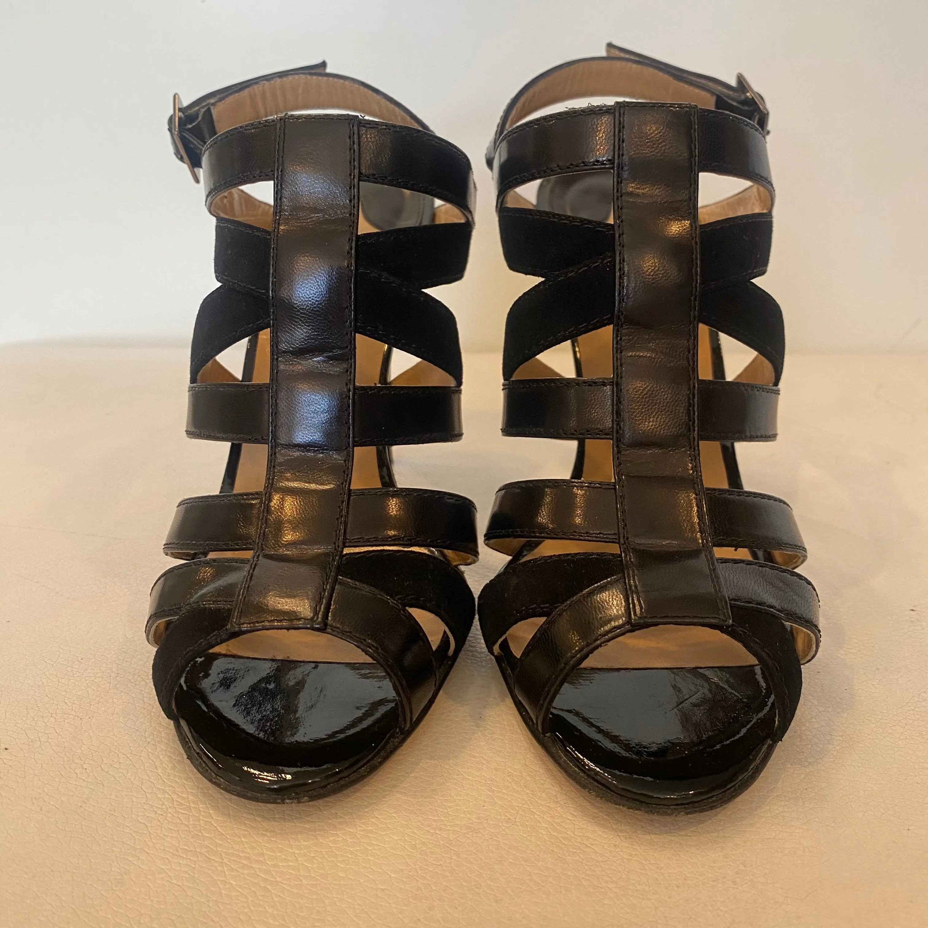 MANOLO BLAHNIK Black Heels Size 37