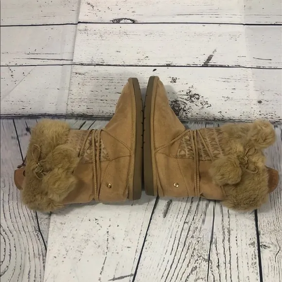 Michael Kors boots with pom poms youth Size 3