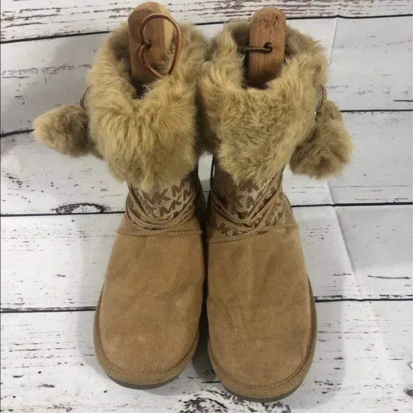 Michael Kors boots with pom poms youth Size 3