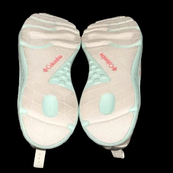 New authentic Columbia woman’s designer signature sneakers sz 9