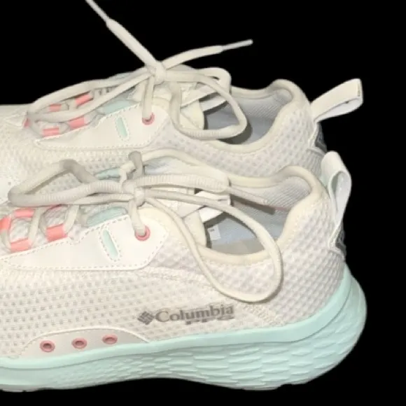 New authentic Columbia woman’s designer signature sneakers sz 9