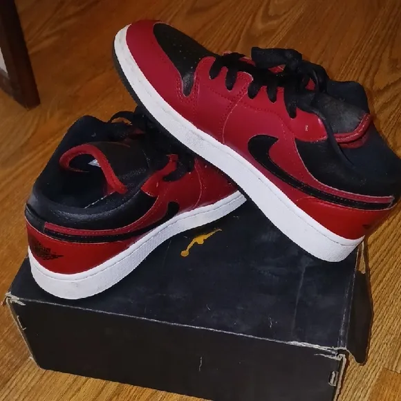 Nike Kids Red and Black Sneakers