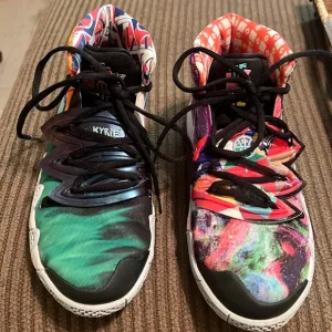 Nike Kyrie Kybird S2 Orange Green Multi Color Unisex Sneakers Size 7Y