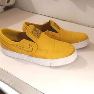 Nike Mens Stephan Janoski Yellow Skate Boarding Slip On Sneakers 6Y