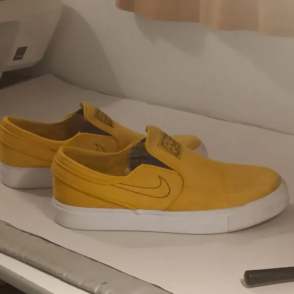 Nike Mens Stephan Janoski Yellow Skate Boarding Slip On Sneakers 6Y