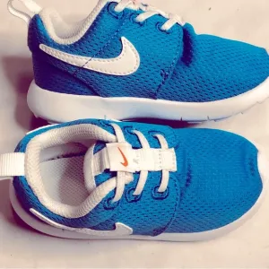 Nike Roshe one blue sneakers