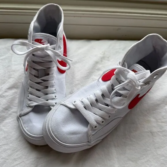 Nike SB BLZR Court Mid Skate Sneakers W 7 M 5.5 White and Red