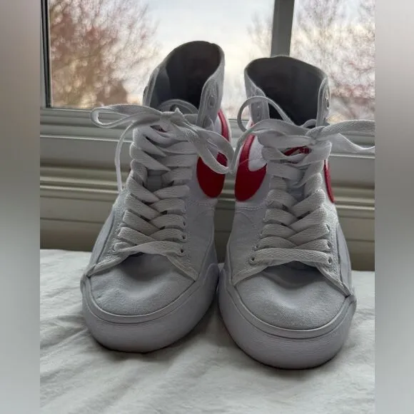 Nike SB BLZR Court Mid Skate Sneakers W 7 M 5.5 White and Red