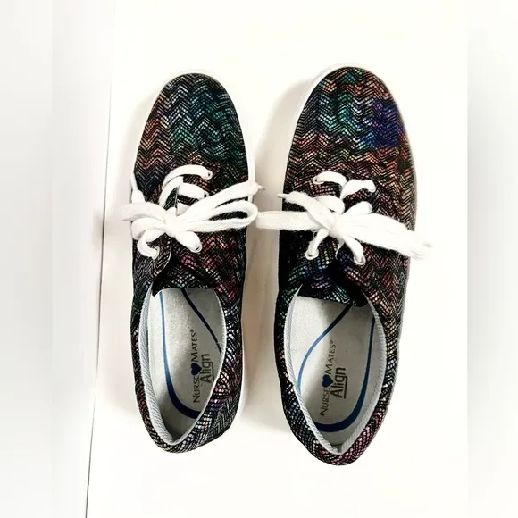 Nurse Mates Align leather sneakers shoe size 8.5 multicolored