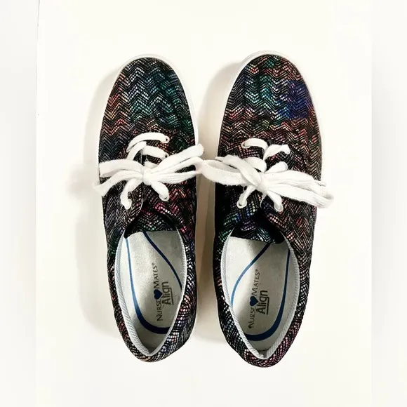 Nurse Mates Align leather sneakers shoe size 8.5 multicolored