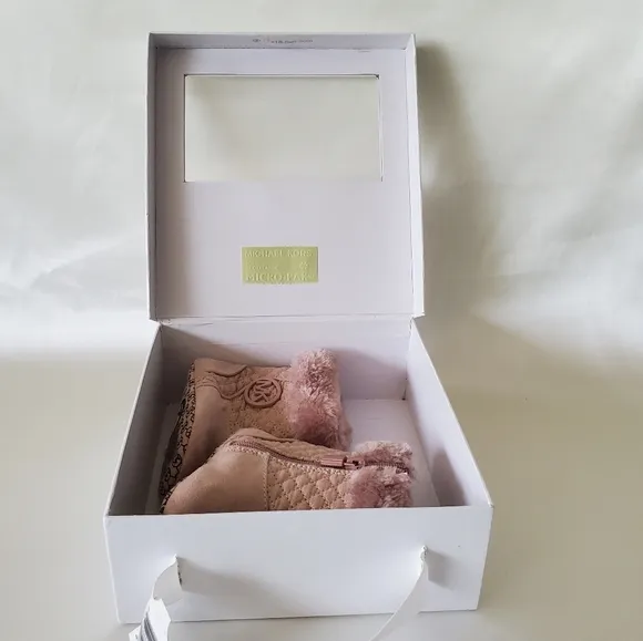 NWT💗 Michael Kors Baby Kelly Boots (Sz 2)