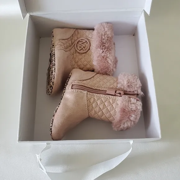 NWT💗 Michael Kors Baby Kelly Boots (Sz 2)