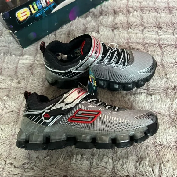 S Lights Powered by Skechers Sneakers Size 2 Out Of Space They Light Up