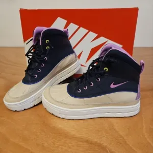 Size 6y (GS) - Nike Woodside 2 ACG High Nike High-Top Sneakers in Navy and Beige
