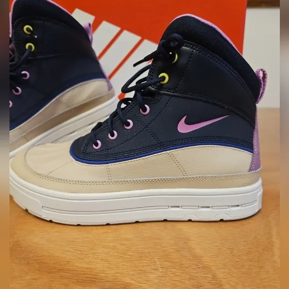 Size 6y (GS) - Nike Woodside 2 ACG High Nike High-Top Sneakers in Navy and Beige