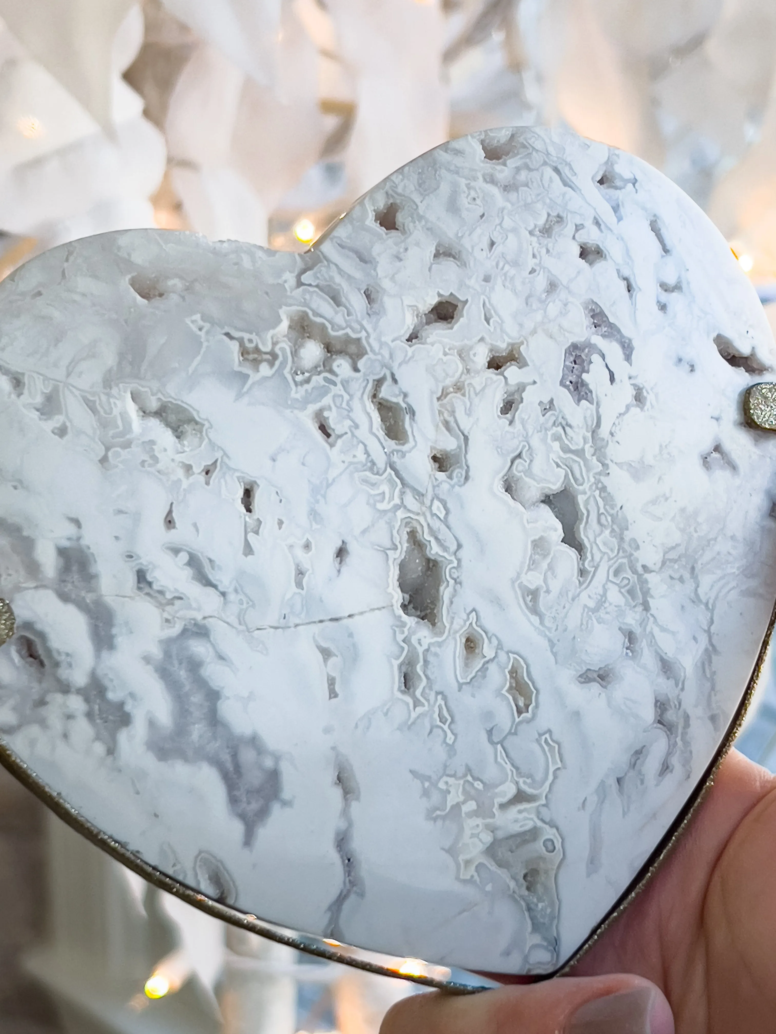 SNOW AGATE HEARTS ON STAND