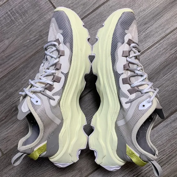 Sorel Kinetic 💛🤍 Breakthru Tech Sneakers