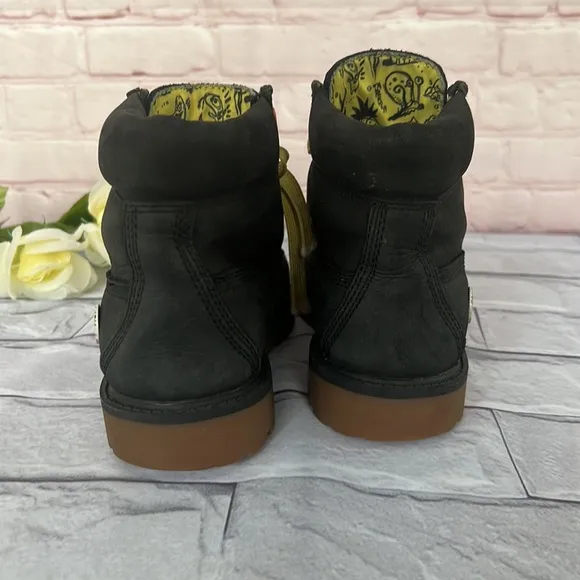 Timberland X SpongeBob boys youth boots 3 size 6”