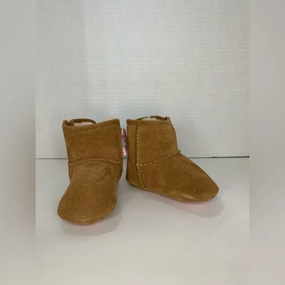 UGG Jesse Bow Boots Size 2/3