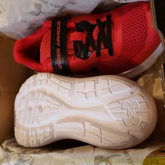 UNDER Armour Red kids Sneakers size 3y