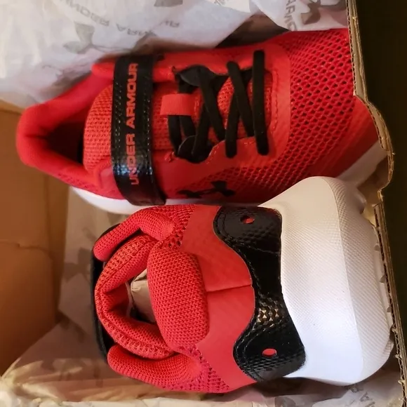 UNDER Armour Red kids Sneakers size 3y