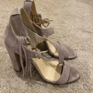 Vince Camuto Heels size 10