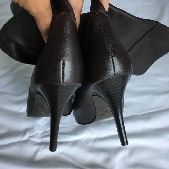 Vintage beautiful dark brown genuine leather stiletto boots.